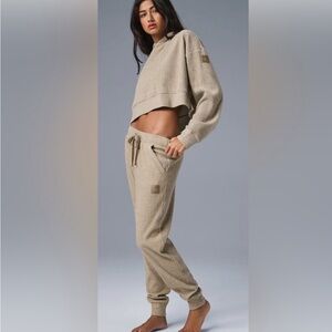 Alo Yoga Muse Sweatpants Size Small Women's Jogger Comfy Loungewear